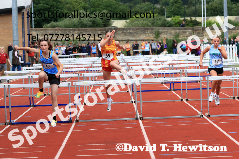 Hurdles, 2026 Northern Schools Inter Counties, Wentworth, Hexham. Photo: David T. Hewitson/Sports for All Pics